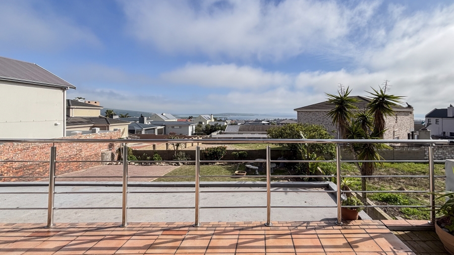 To Let 5 Bedroom Property for Rent in Myburgh Park Western Cape